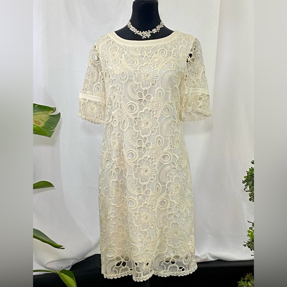 ECI SIZE 8 100% SILK DRESS